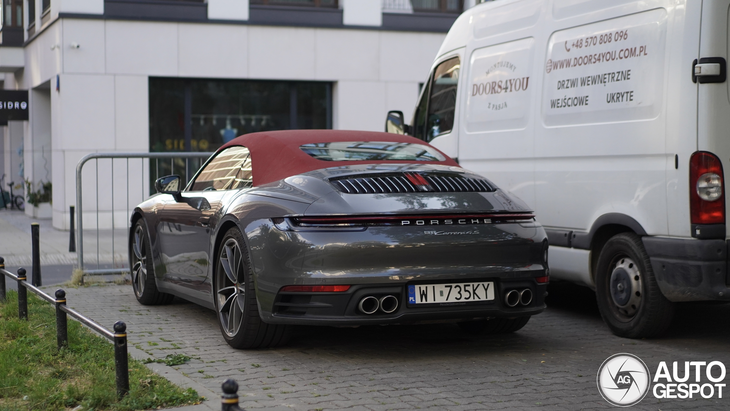 Porsche 992 Carrera 4S Cabriolet