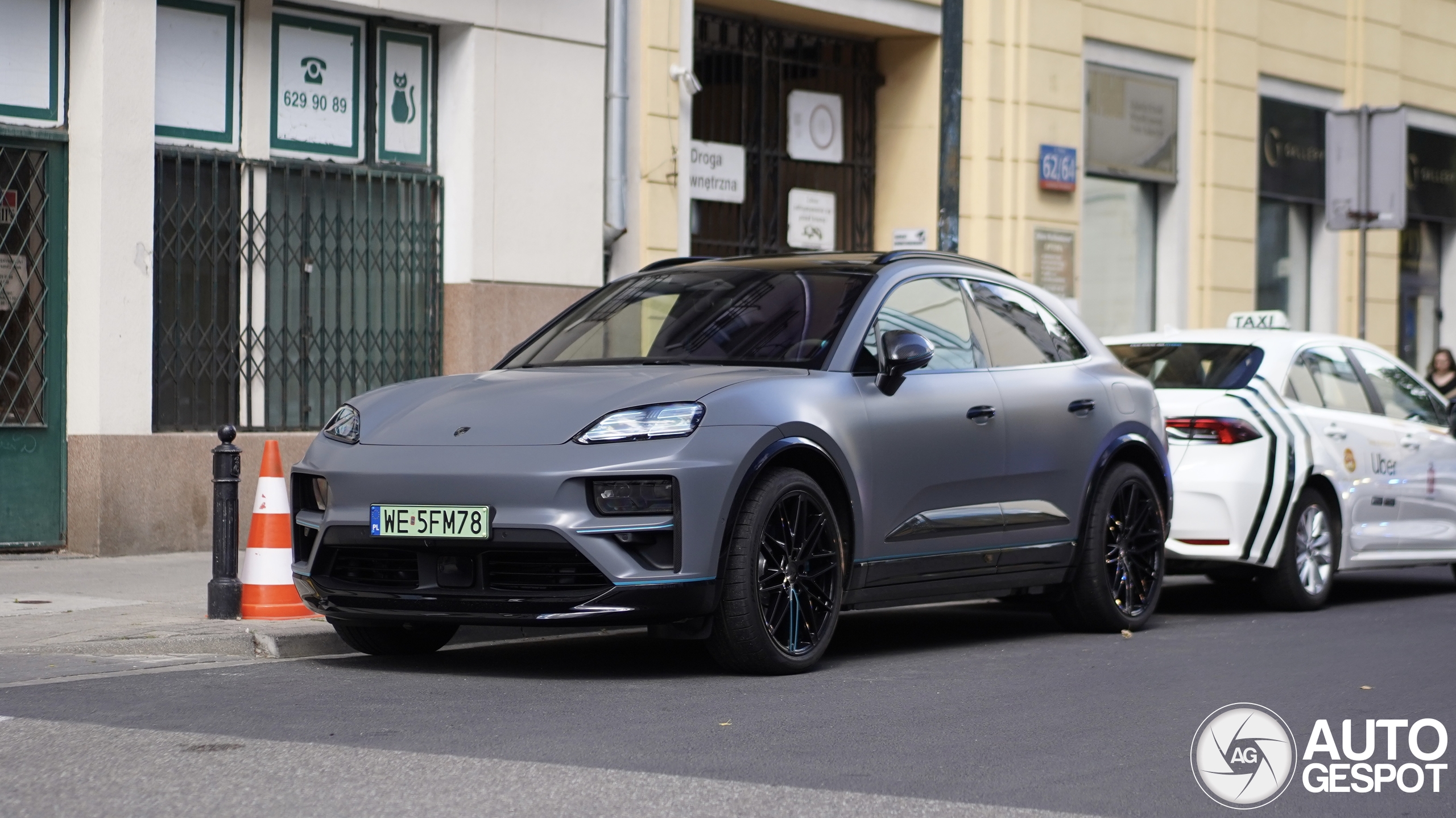 Porsche Macan EV Turbo