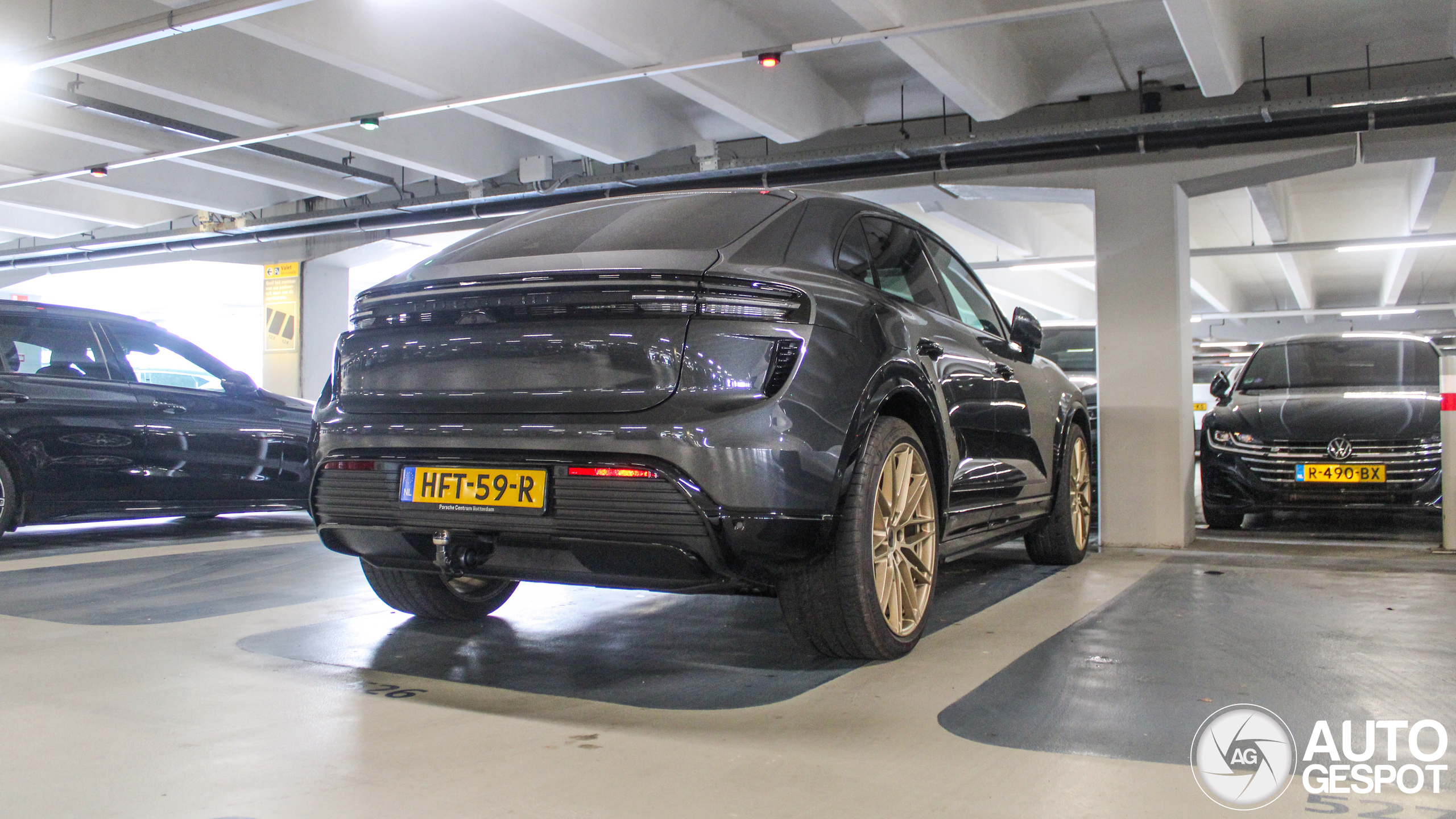 Porsche Macan EV Turbo