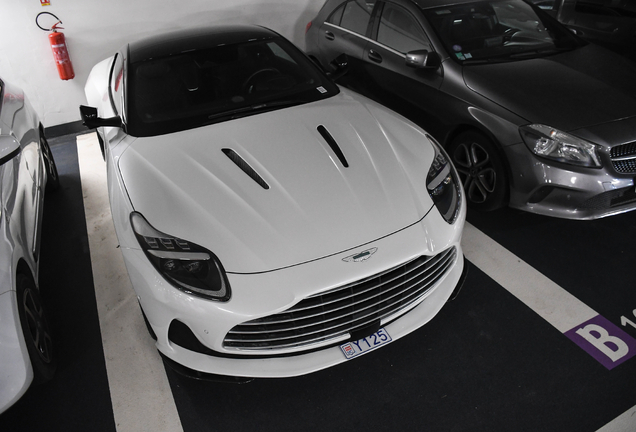 Aston Martin DB12