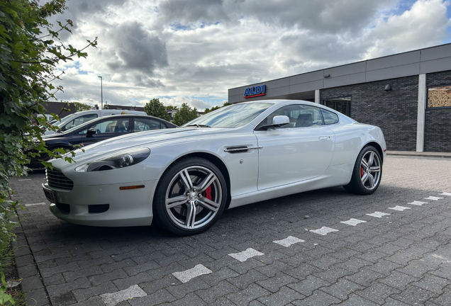 Aston Martin DB9