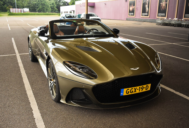 Aston Martin DBS Superleggera Volante
