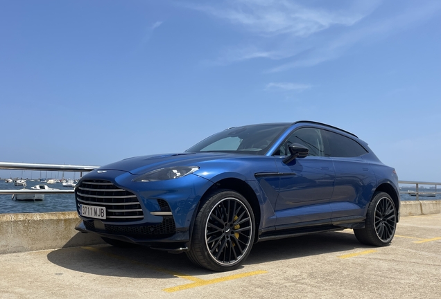 Aston Martin DBX707