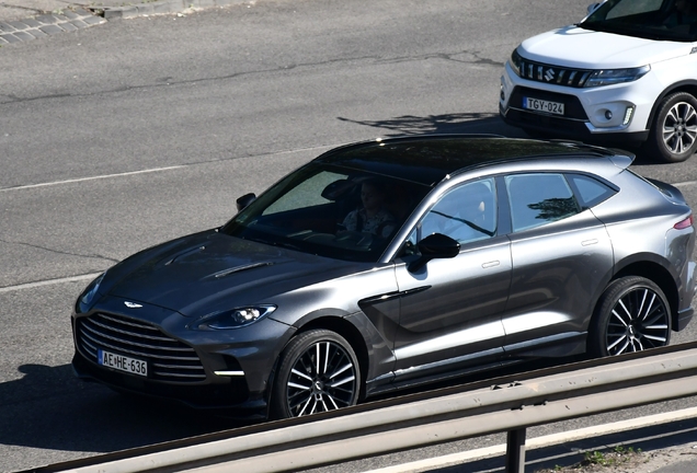 Aston Martin DBX707