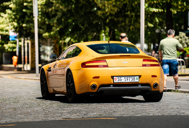 Aston Martin V8 Vantage