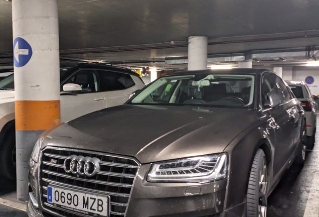 Audi S8 D4