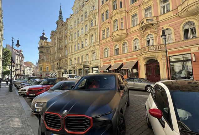 BMW XM G09 Label Red