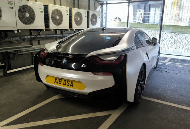 BMW i8