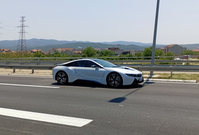 BMW i8