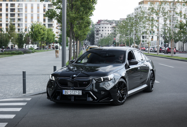 BMW M5 G90