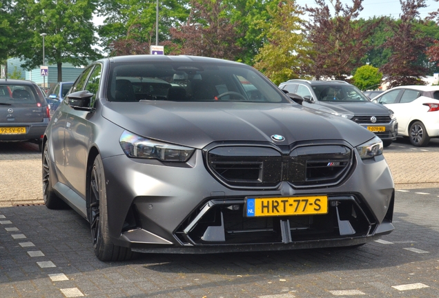 BMW M5 G90