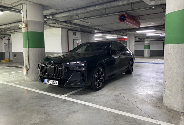 BMW M760e xDrive