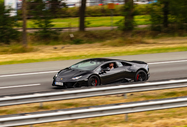 Lamborghini Huracán LP640-4 EVO