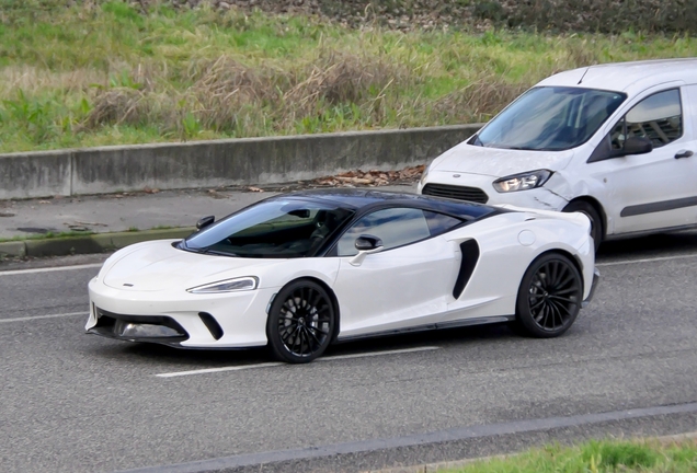 McLaren GT