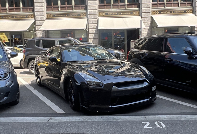 Nissan GT-R