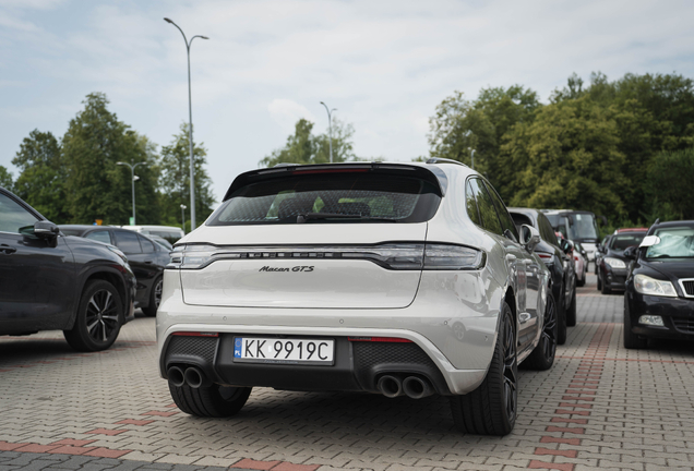 Porsche 95B Macan GTS MkIII