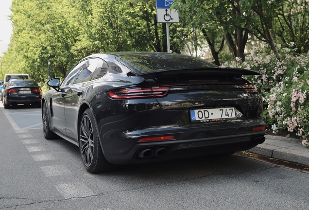 Porsche 971 Panamera Turbo