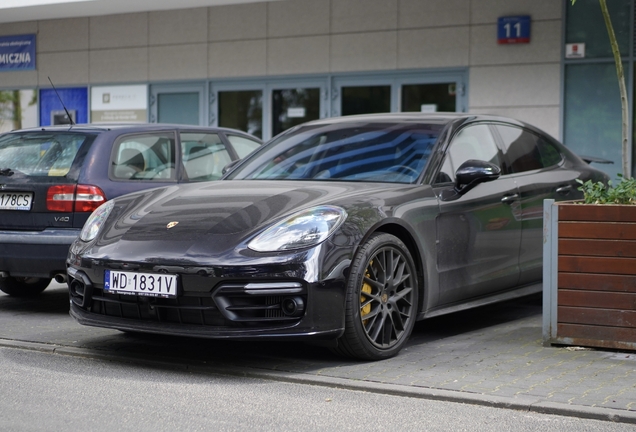 Porsche 971 Panamera Turbo S E-Hybrid