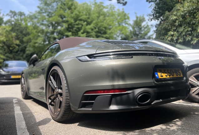 Porsche 992 Carrera 4 GTS Cabriolet