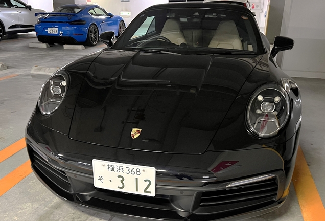 Porsche 992 Carrera 4S Cabriolet
