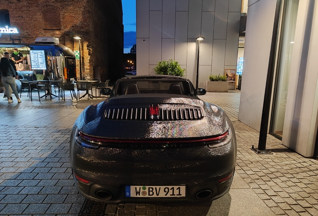 Porsche 992 Carrera 4S Cabriolet