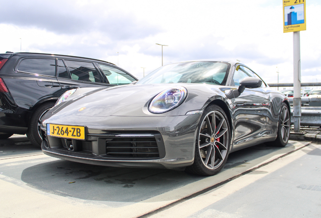 Porsche 992 Carrera 4S