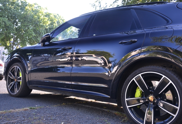 Porsche Cayenne Turbo S E-Hybrid