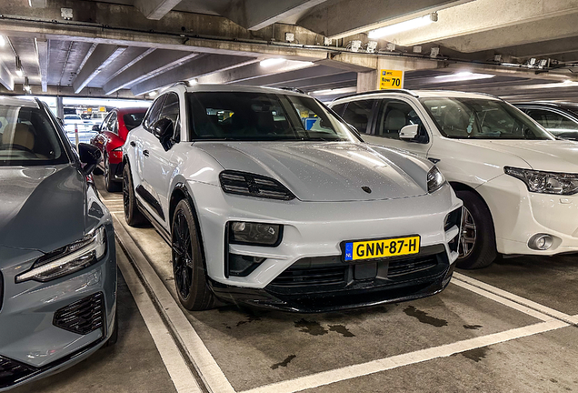 Porsche Macan EV Turbo
