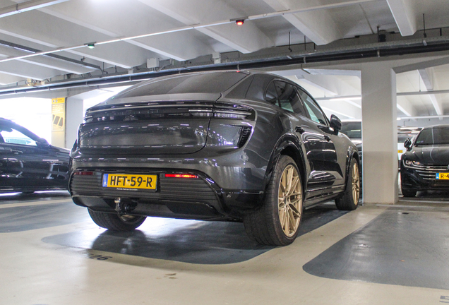 Porsche Macan EV Turbo