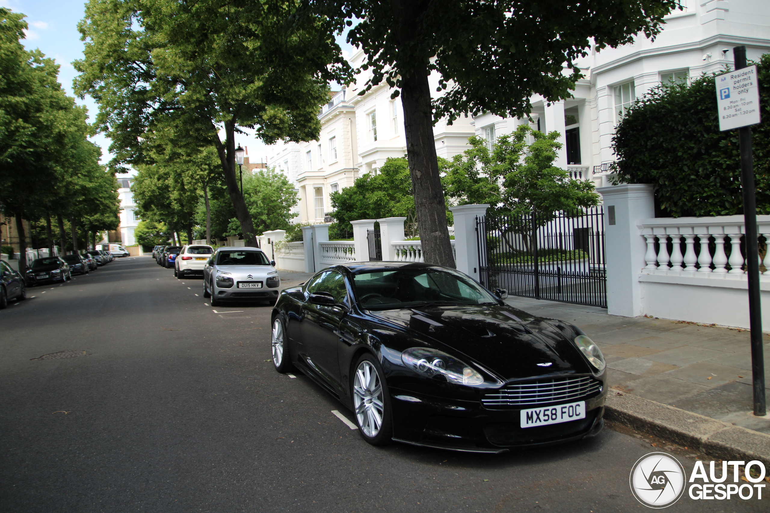Aston Martin DBS