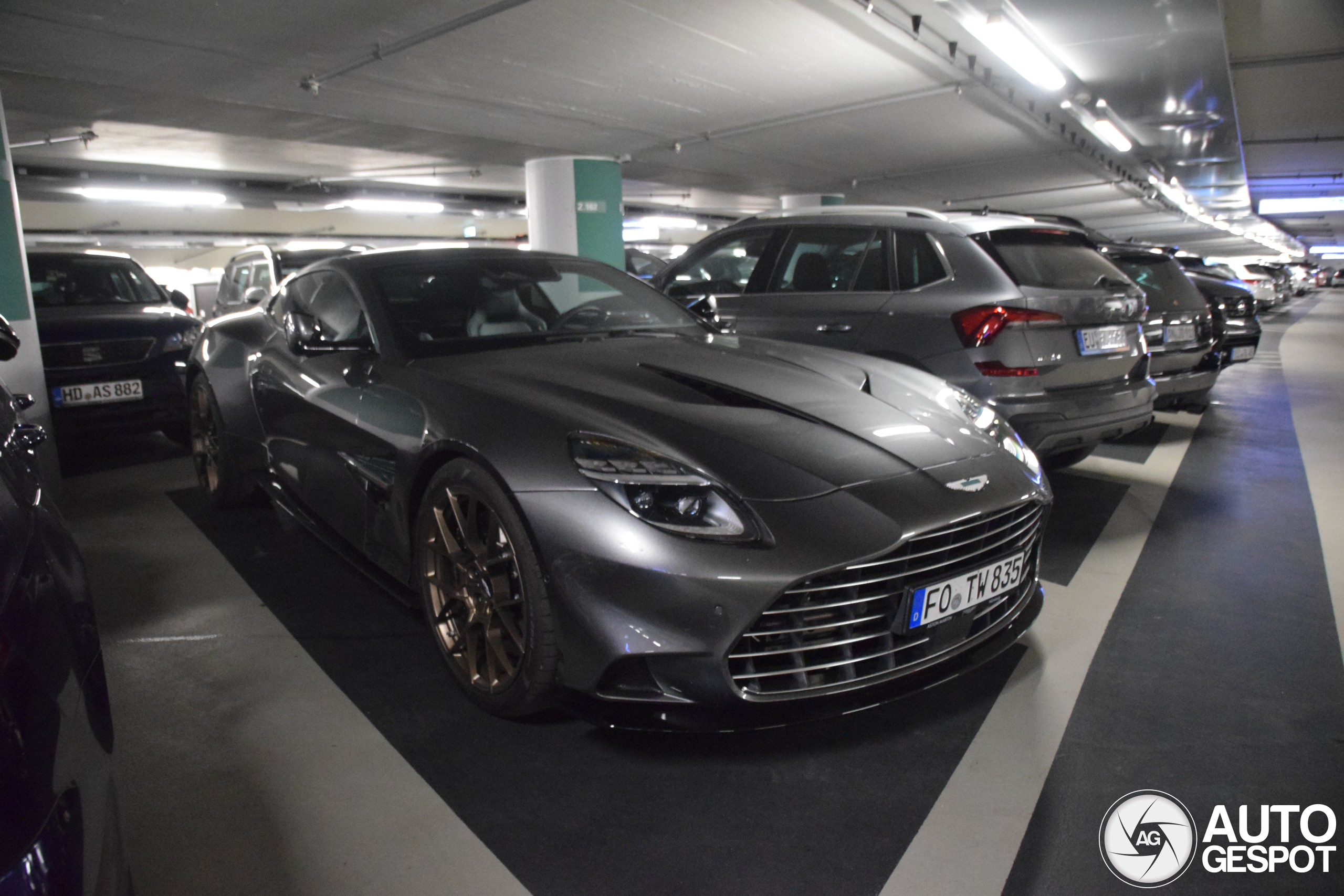 Aston Martin Vanquish 2025