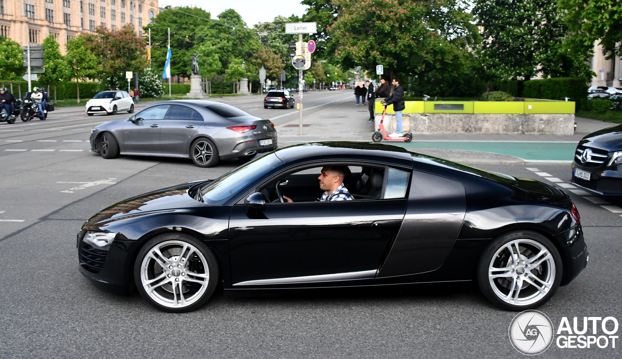 Audi R8