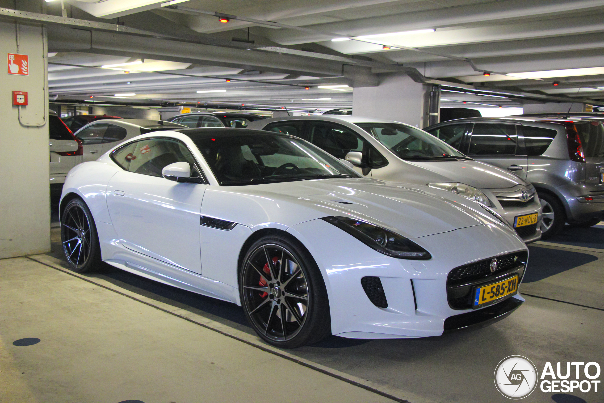 Jaguar F-TYPE R Coupé