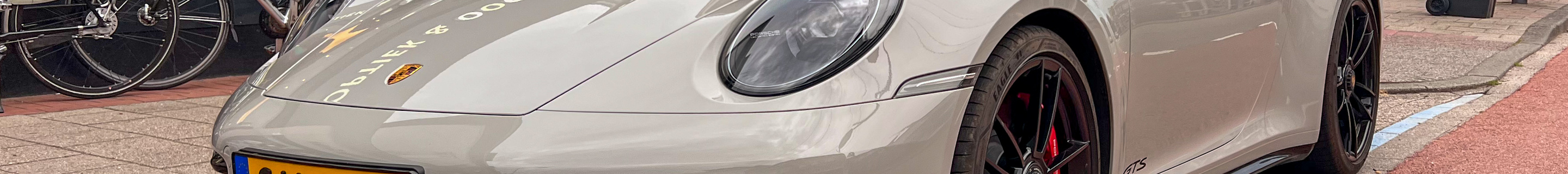 Porsche 992 Carrera 4 GTS Cabriolet