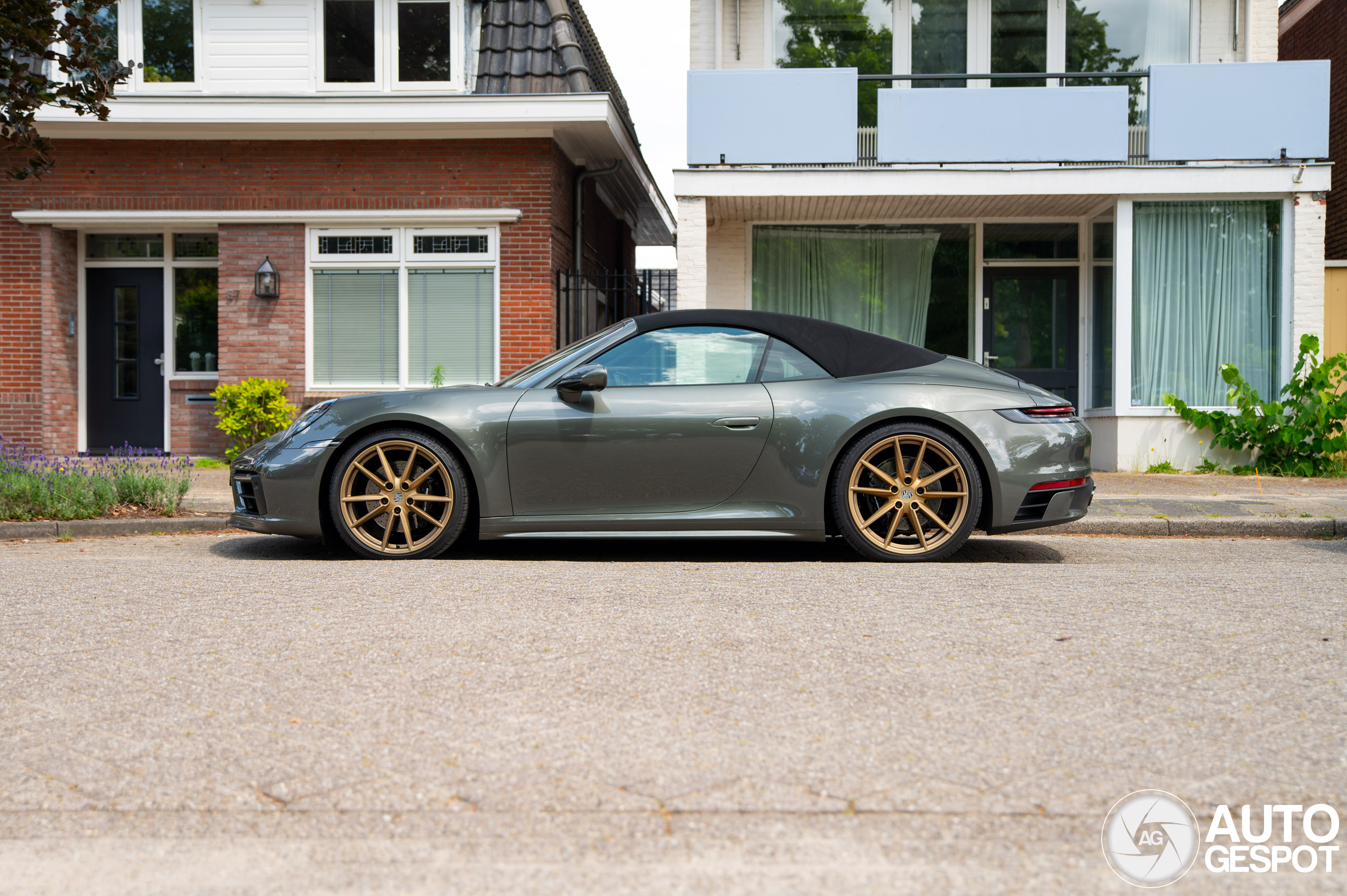 Porsche 992 Carrera 4S Cabriolet