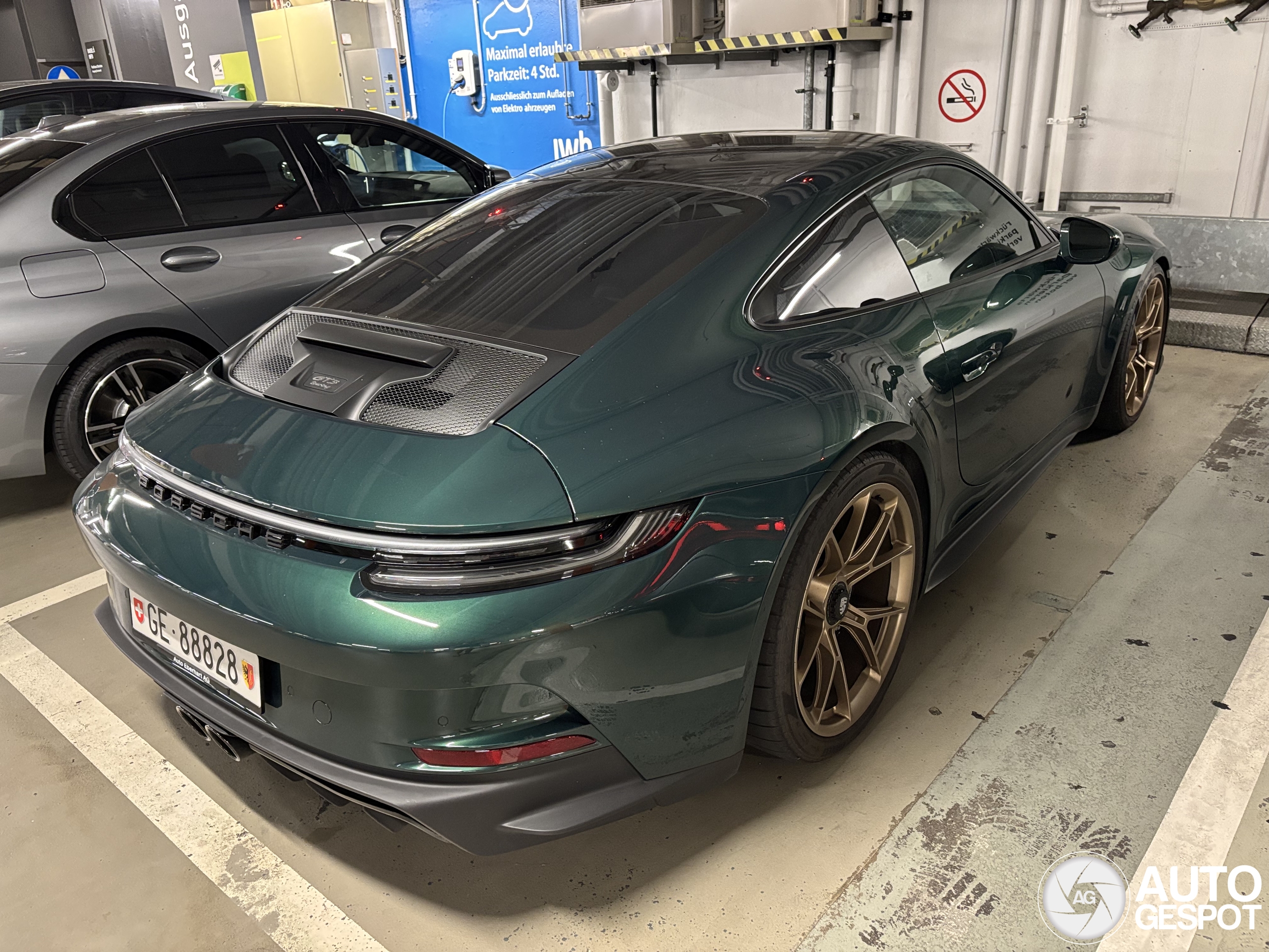 Porsche 992 GT3 Touring