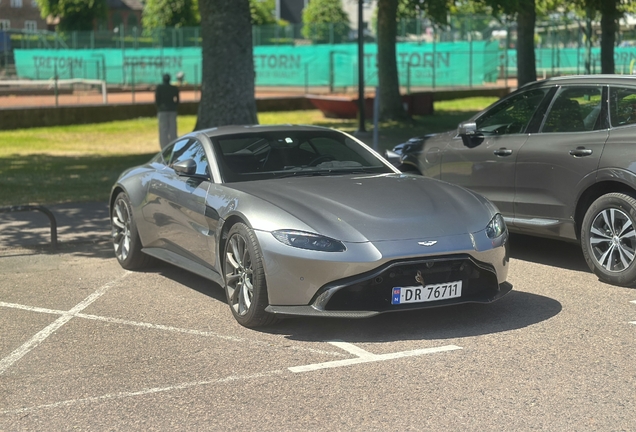 Aston Martin V8 Vantage 2018