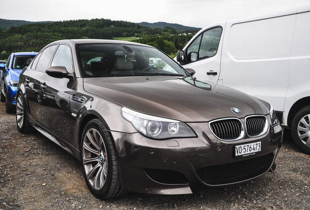 BMW M5 E60 2005