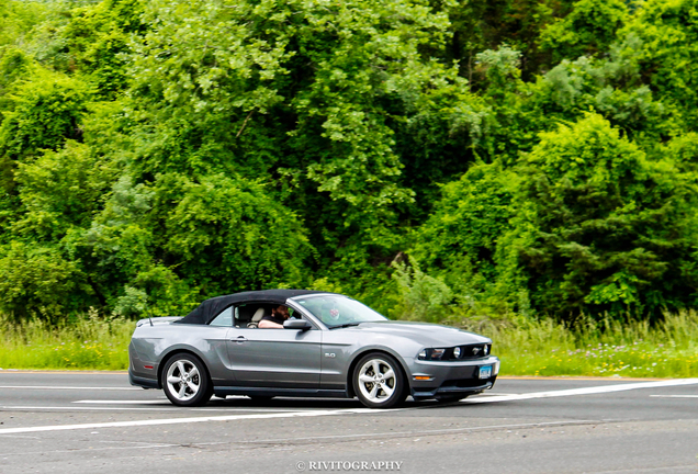 Ford Mustang GT Convertible 2011