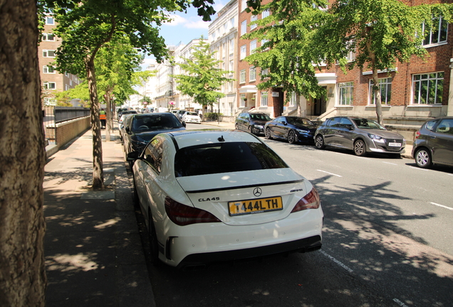Mercedes-Benz CLA 45 AMG C117