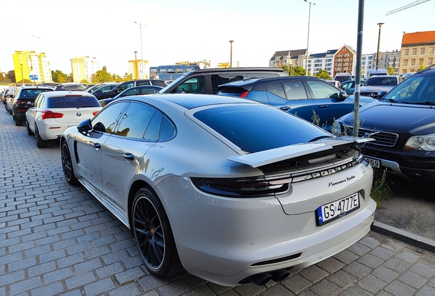 Porsche 971 Panamera Turbo