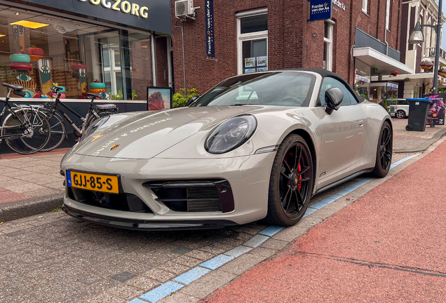 Porsche 992 Carrera 4 GTS Cabriolet