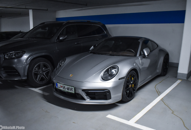 Porsche 992 Carrera 4S