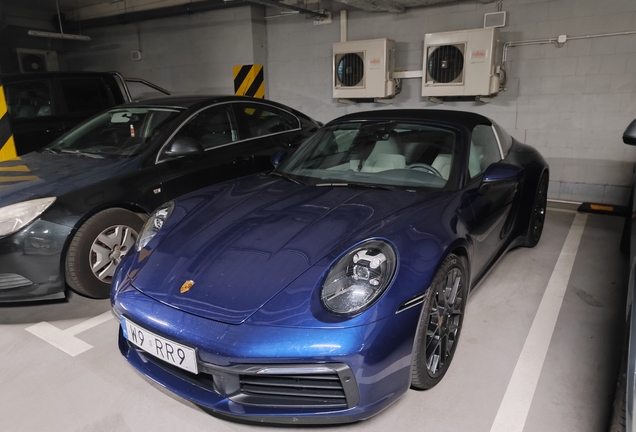 Porsche 992 Carrera 4S Cabriolet