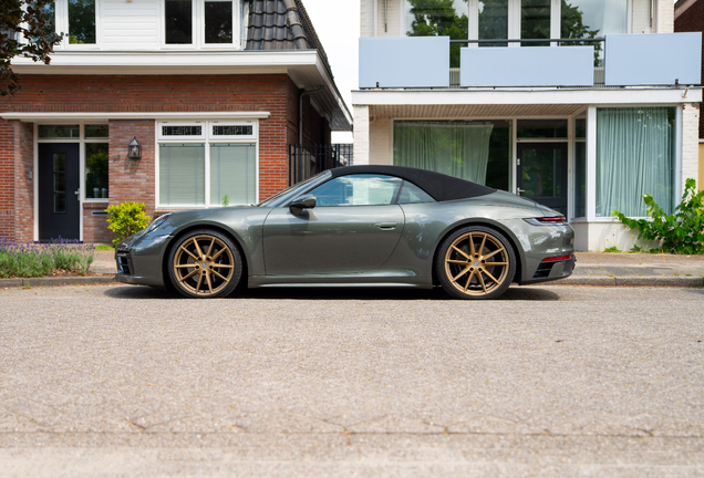 Porsche 992 Carrera 4S Cabriolet
