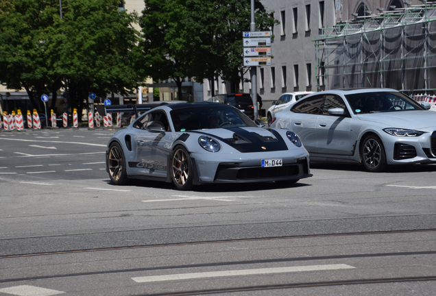 Porsche 992 GT3 RS Weissach Package