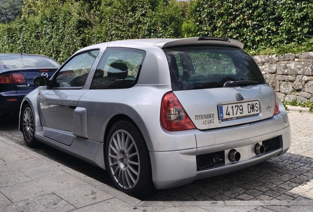 Renault Clio V6