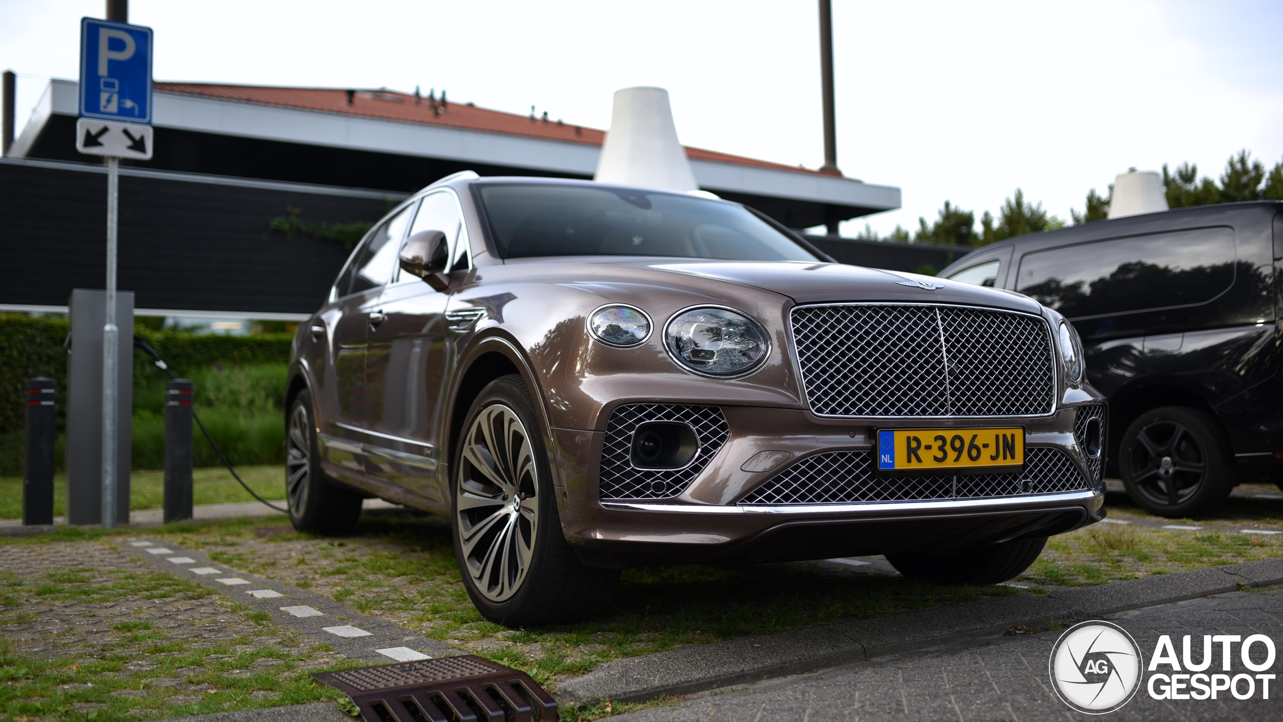 Bentley Bentayga Hybrid 2021