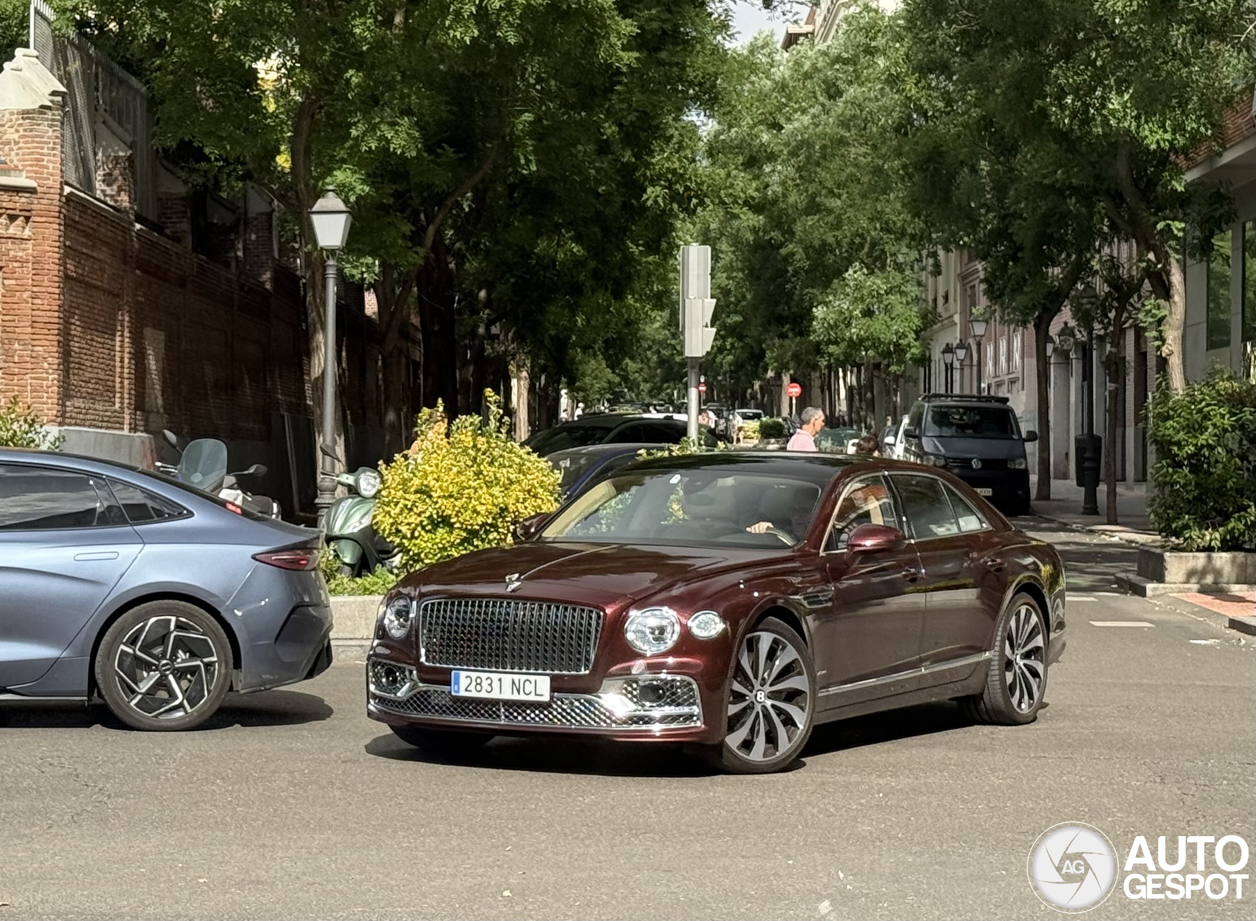 Bentley Flying Spur Hybrid Azure