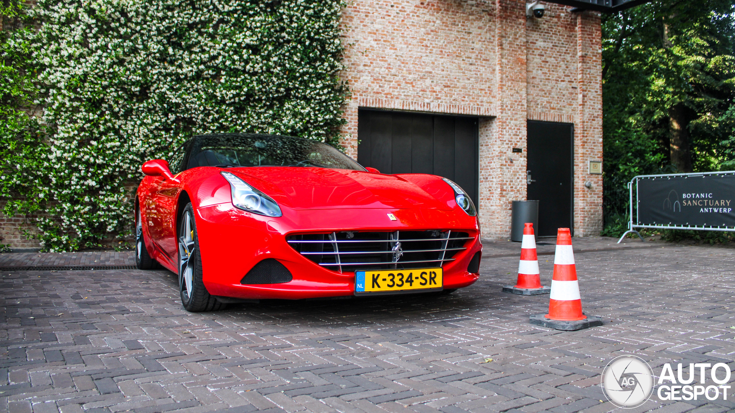 Ferrari California T